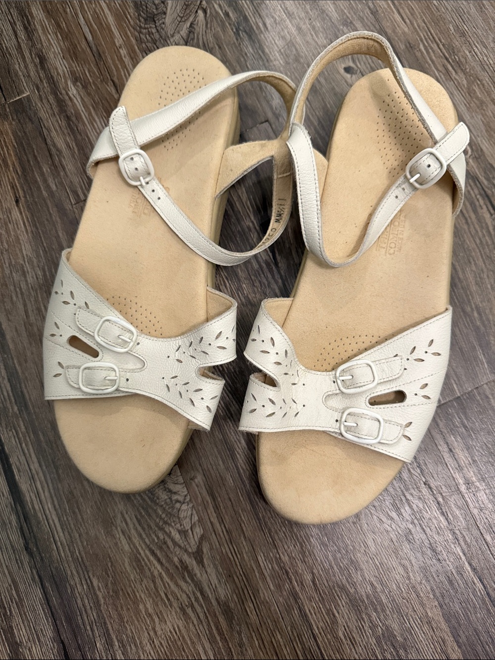 SAS | Women's White Adjustable Comfort Sandals size 11.5 WW